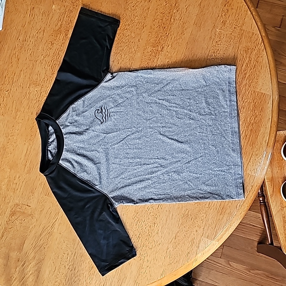 Brand New Never Been Worn Boys Medium Rashguard
